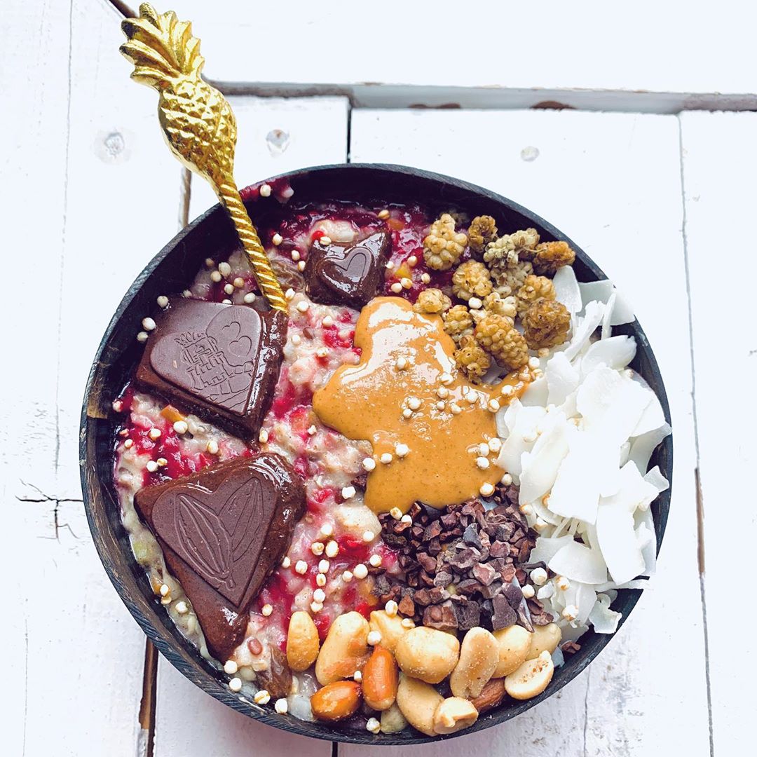 Raspberry Cauliflower Oatmeal Breakfast Bowl