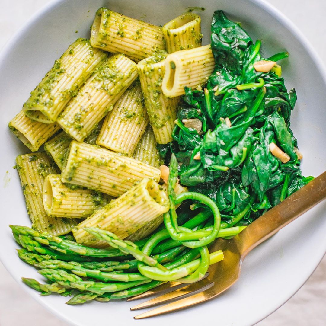 5-Minute Kale Pesto with Walnuts