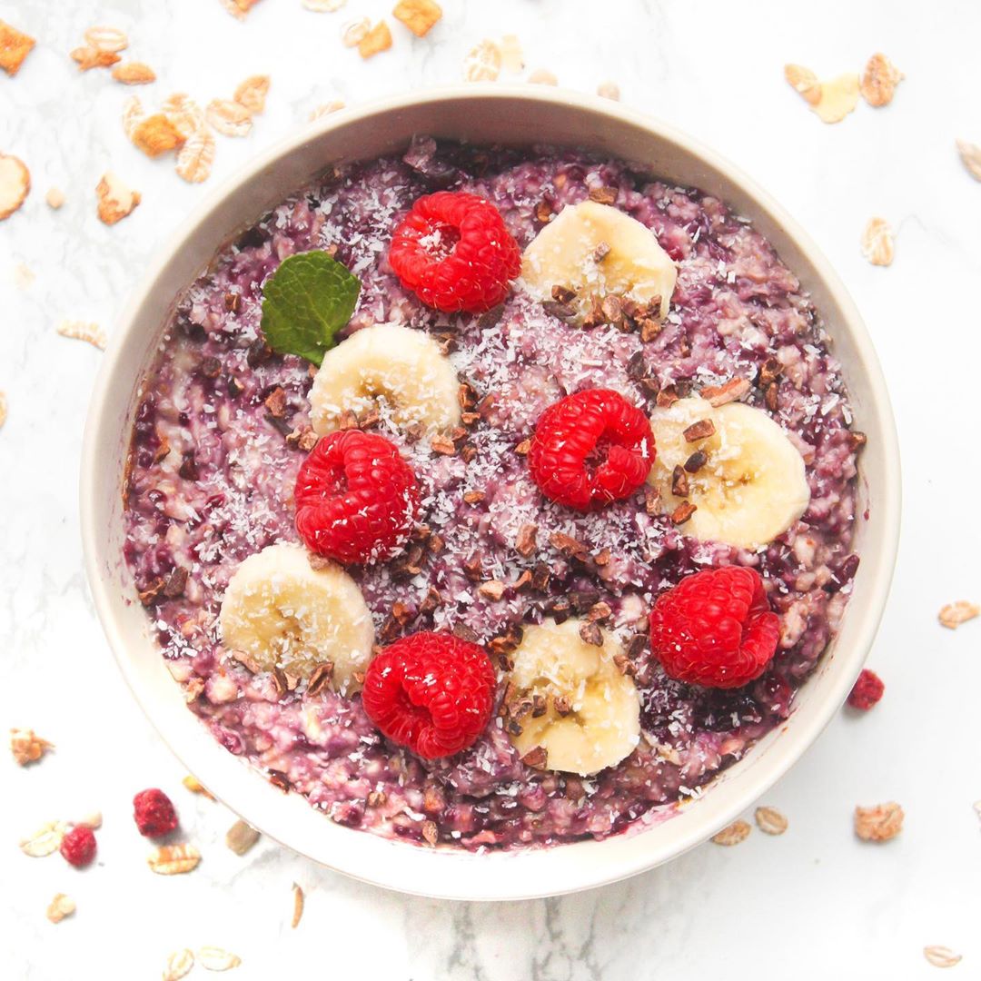 Berry Oatmeal Breakfast Bowl