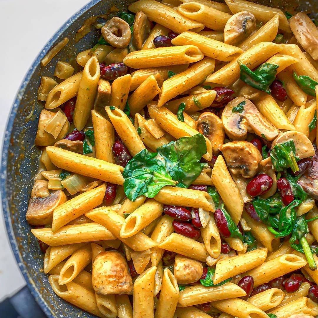 Creamy Curry Pasta with Mushrooms, Spinach, and Kidney Beans