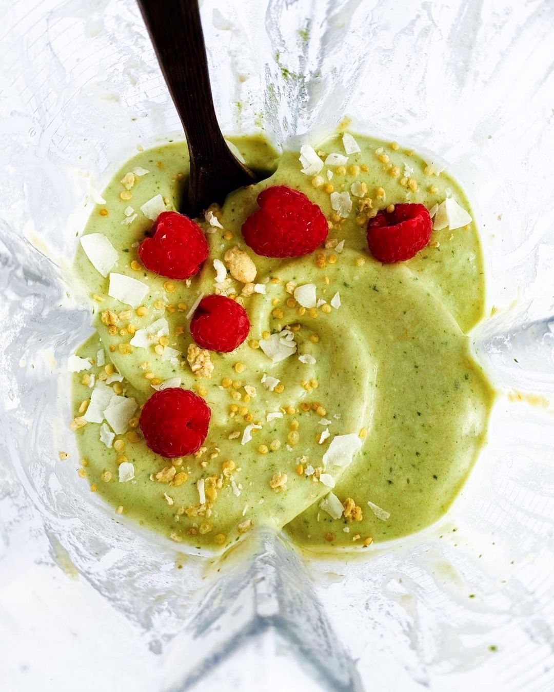 Cleansing Green Smoothie to Kickstart the Day