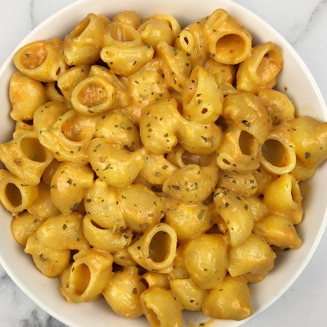 Vegan Creamy Tomato Mac and Cheese