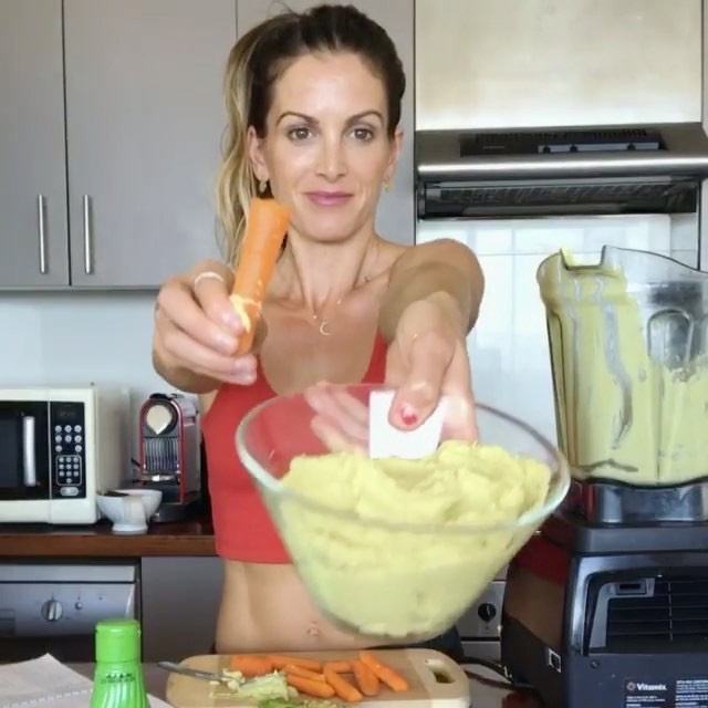 Creamy Avocado Hummus with Lime and Garlic