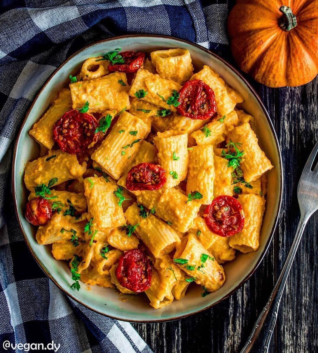 Creamy Cheezy Comforting Vegan Mac and Cheese