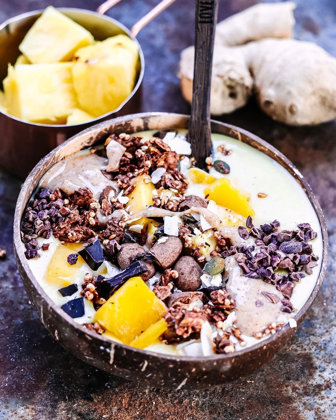 Refreshing Mango and Pineapple Smoothie Bowl