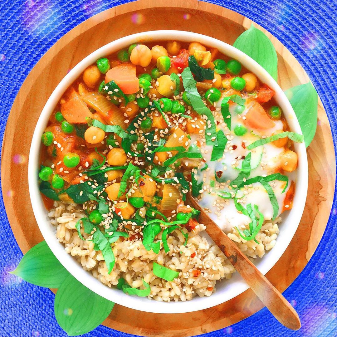 Quick and Easy 10 Ingredient Veggie Curry