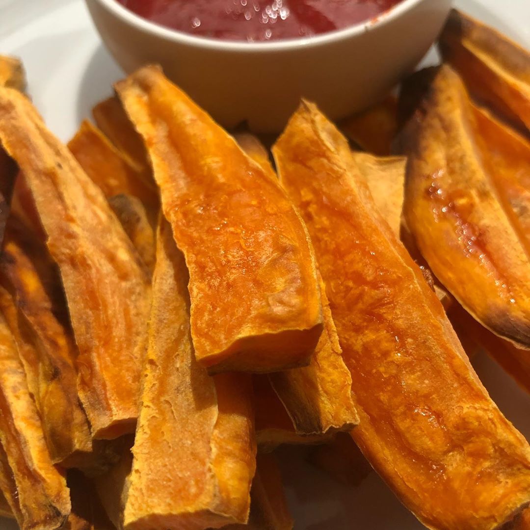 Fat-Free Sweet Potato Fries and Homemade Ketchup