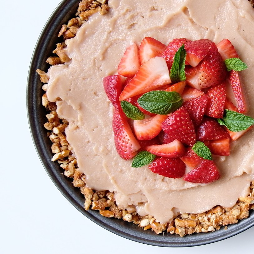 Refreshing Strawberry Pretzel Pie